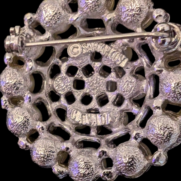 Sarah Coventry Pearl Brooch and Clip Earrings. - Picture 4 of 4